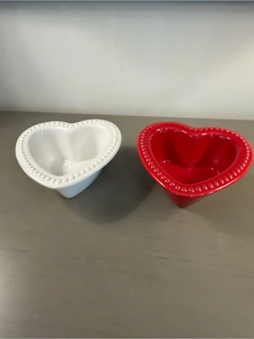 CHANTAL Valentine Heart Ramekins Set Of 2 Baking Candy Mahjong Dice Dish Gift